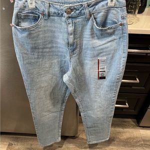 High Rise Mom Jeans Size 7